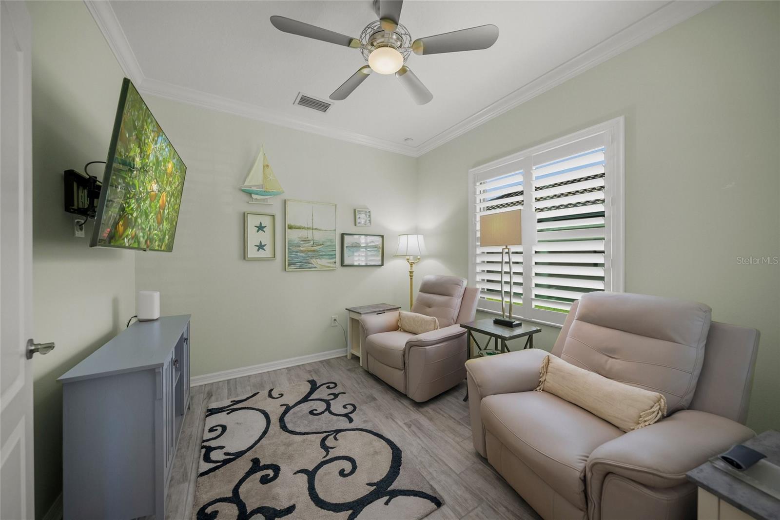 215 CASSANO DR — photo 16