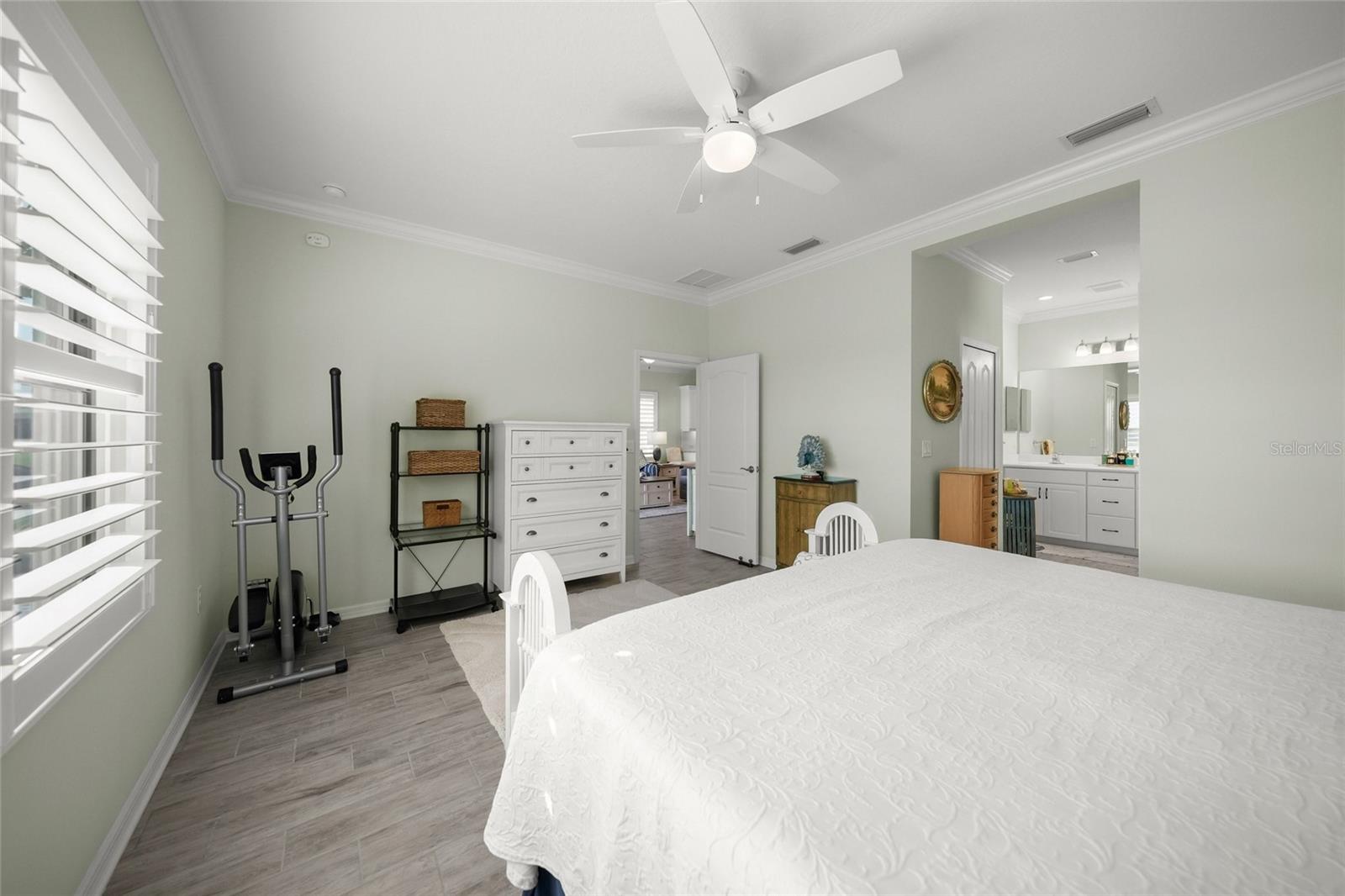 215 CASSANO DR — photo 29