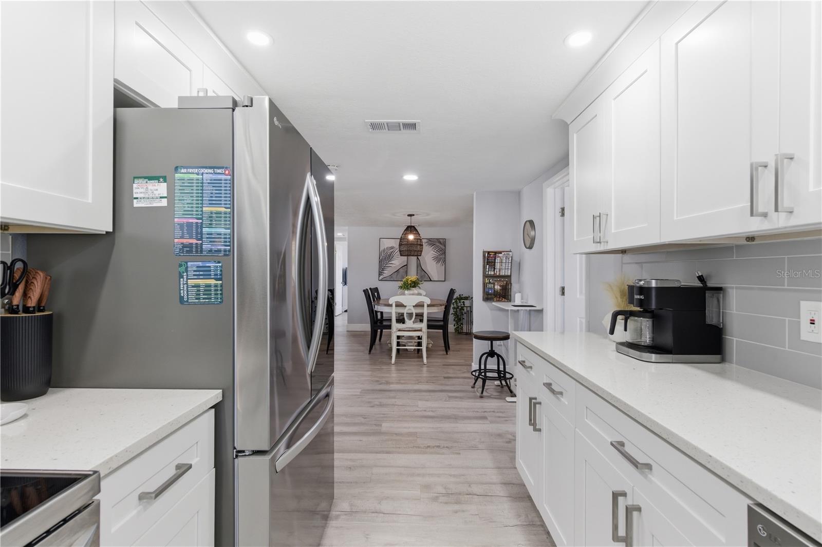 7608 SUE ELLEN DR — photo 8