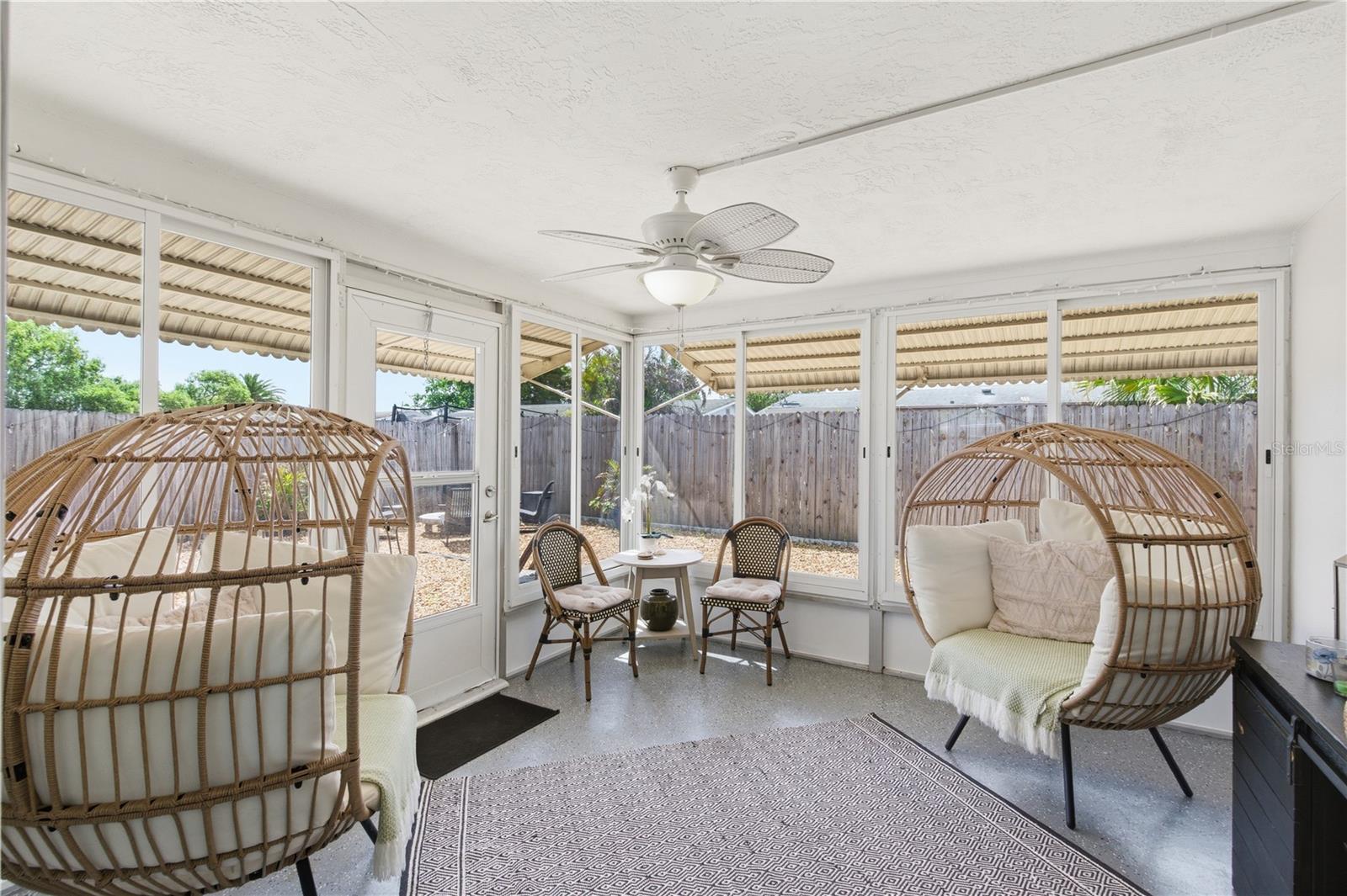 7608 SUE ELLEN DR — photo 15