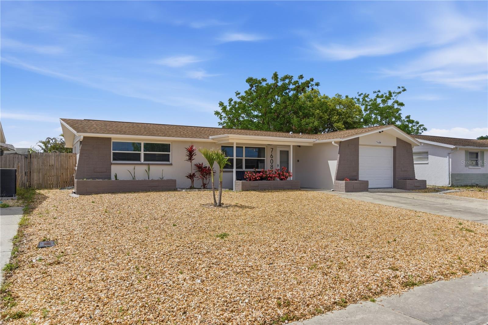 7608 SUE ELLEN DR — photo 32