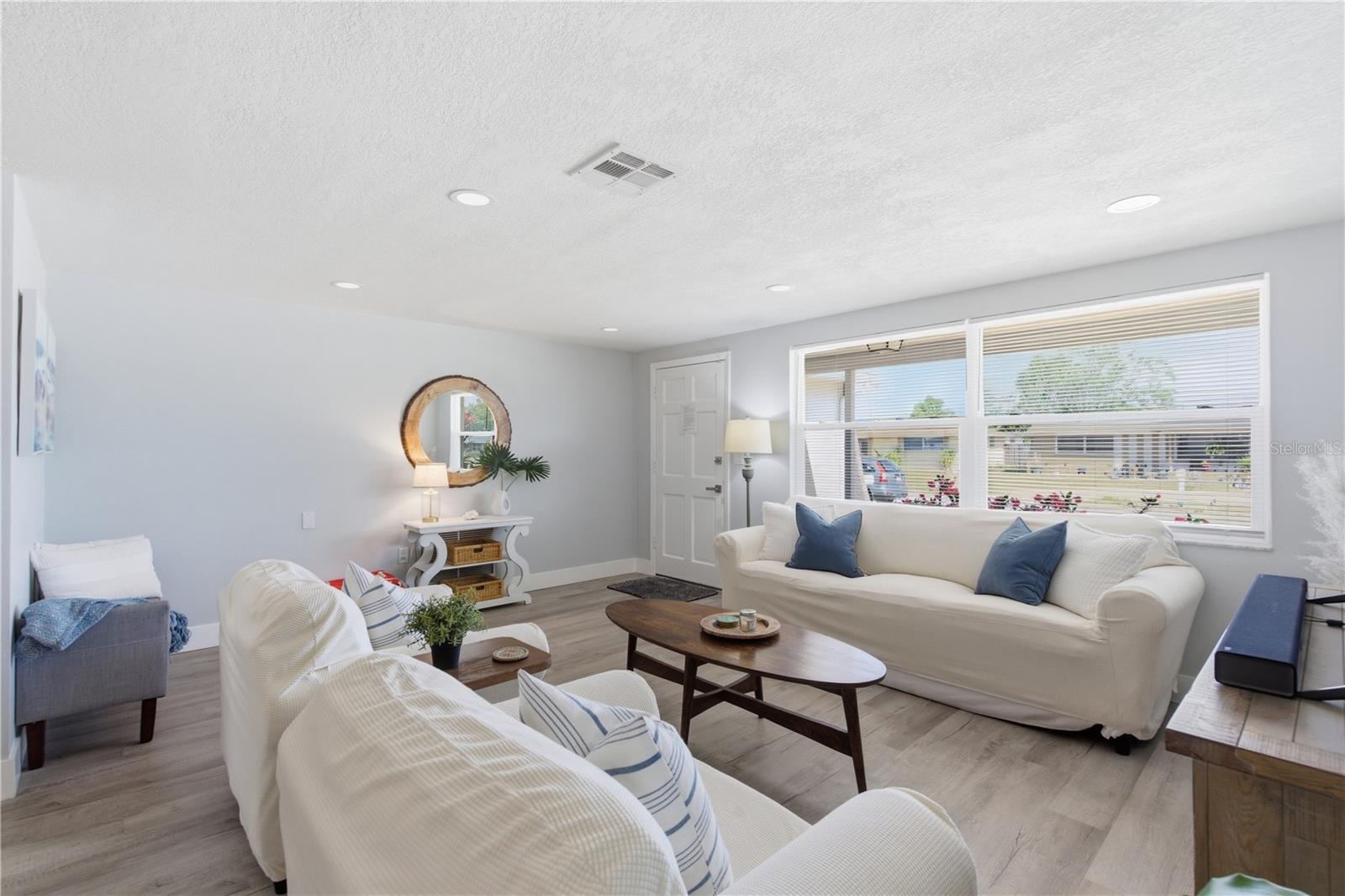 7608 SUE ELLEN DR — photo 16