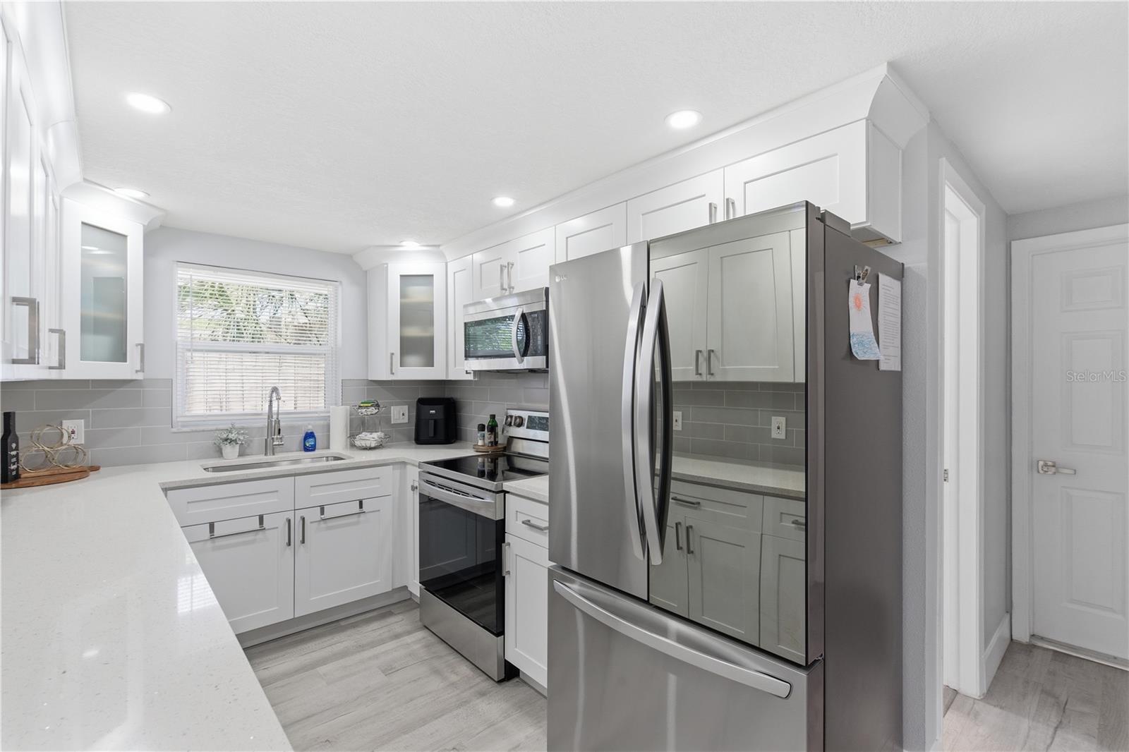 7608 SUE ELLEN DR — photo 11