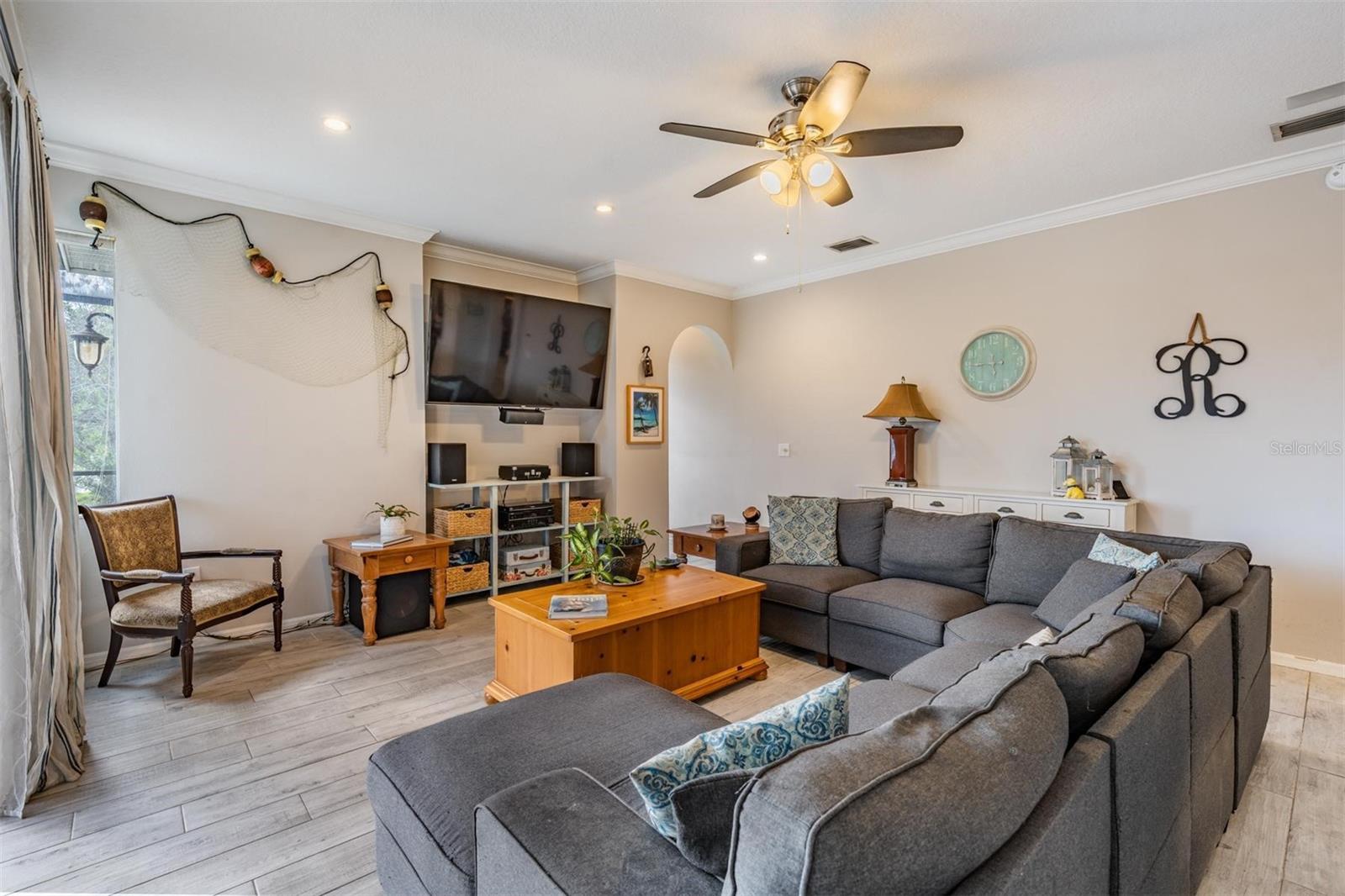 15922 MUIRFIELD DR — photo 9