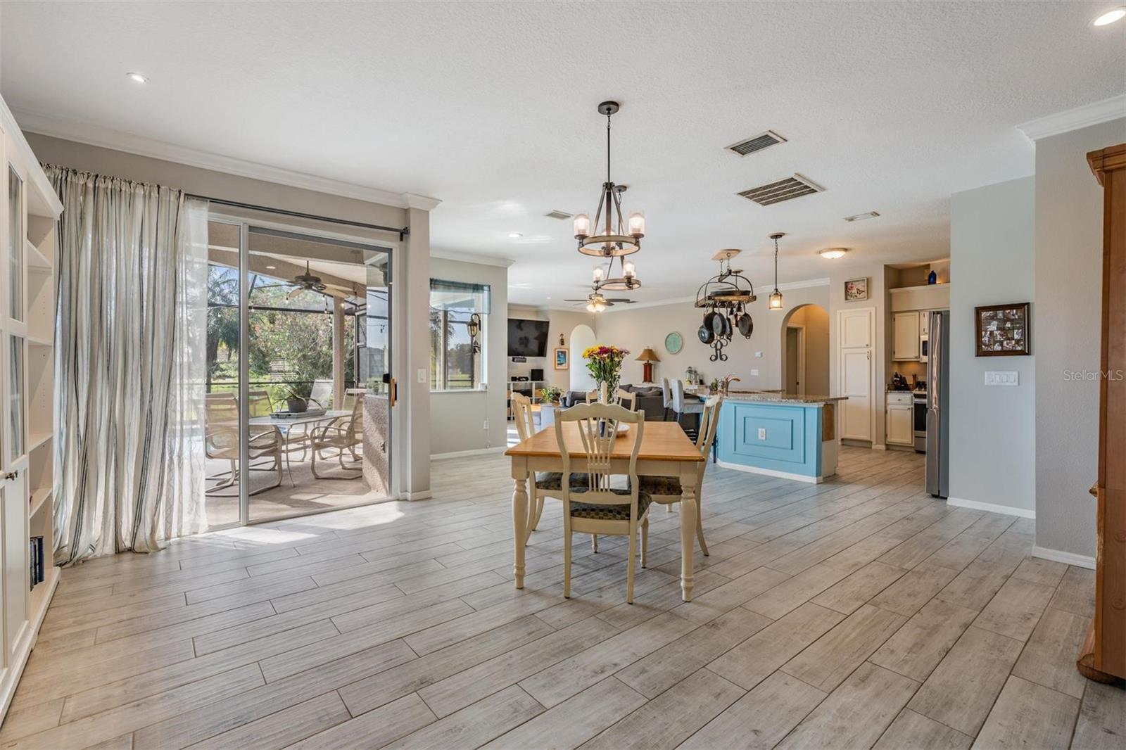 15922 MUIRFIELD DR — photo 31