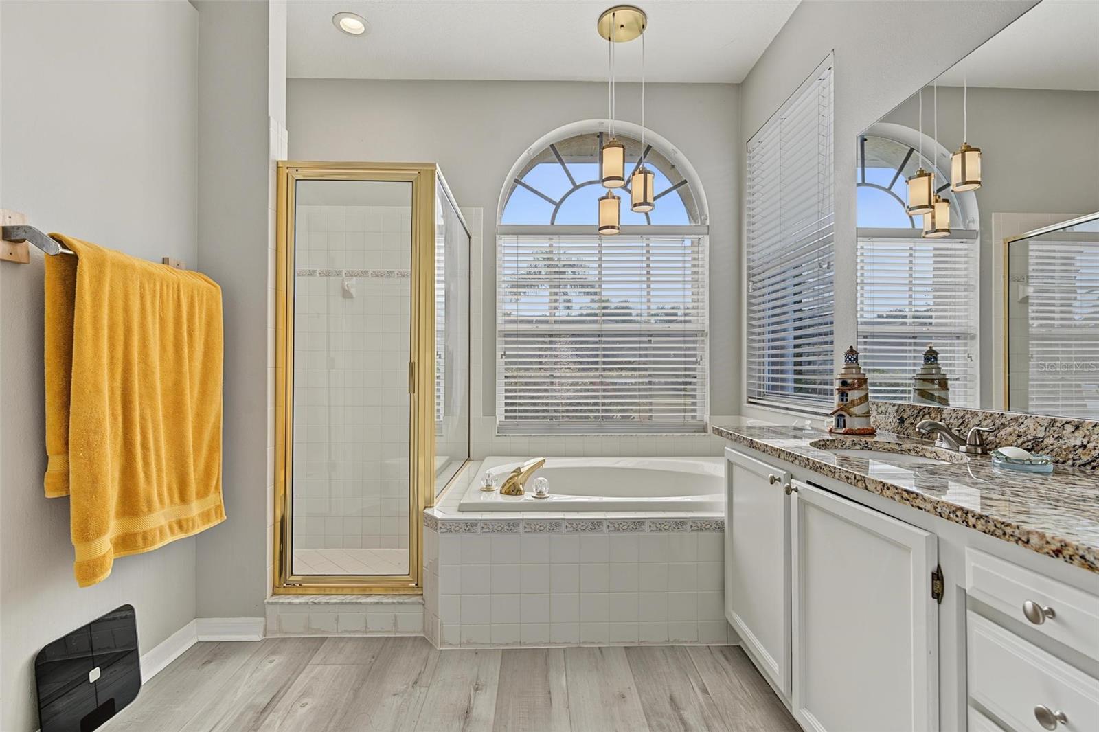 15922 MUIRFIELD DR — photo 15