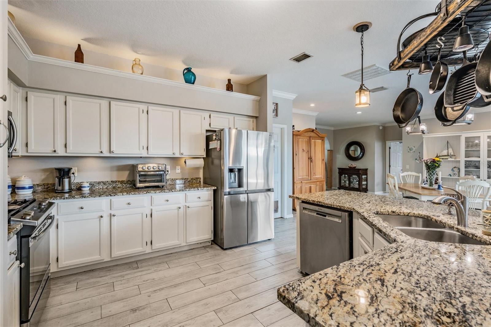 15922 MUIRFIELD DR — photo 5