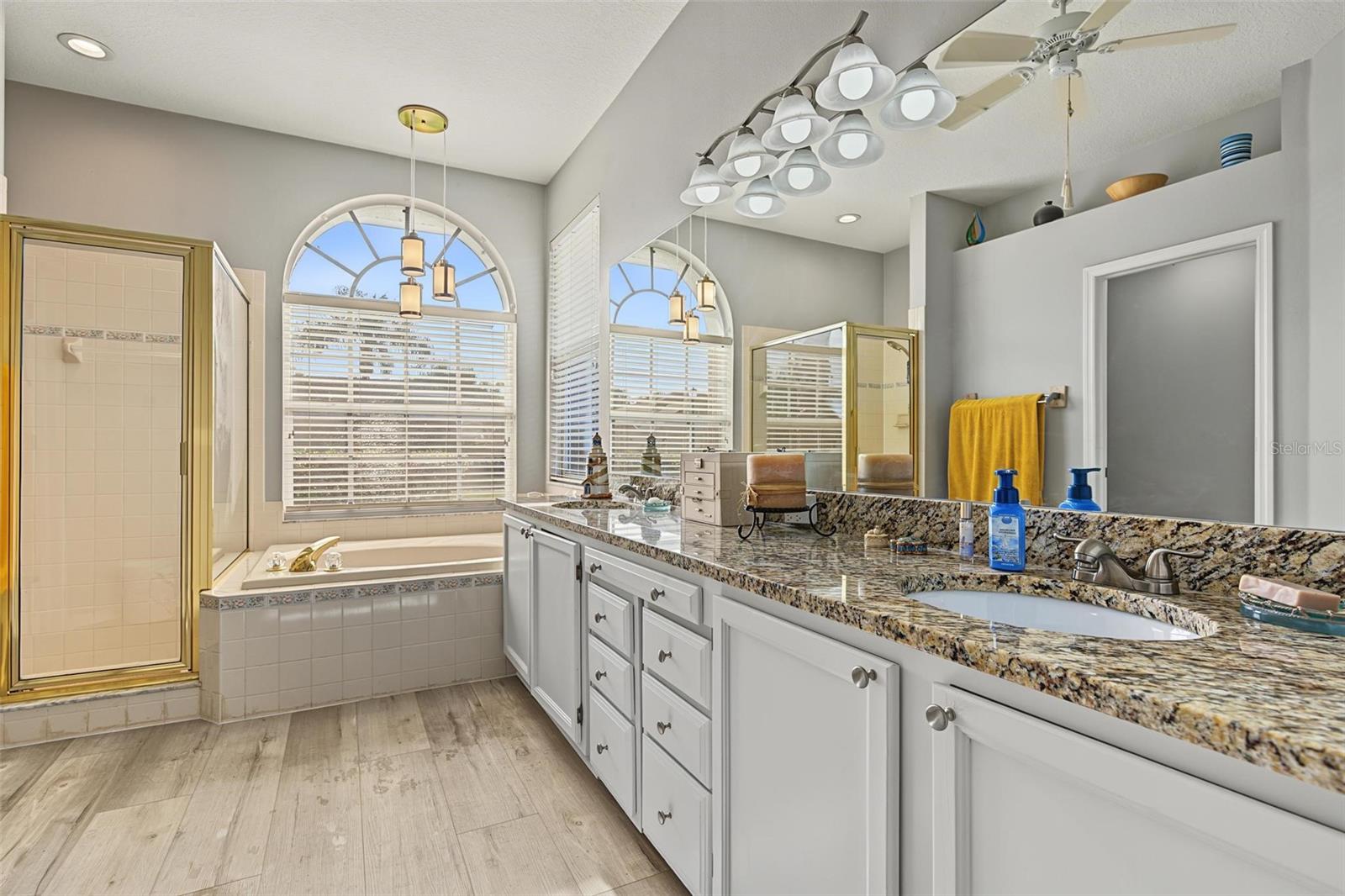15922 MUIRFIELD DR — photo 13