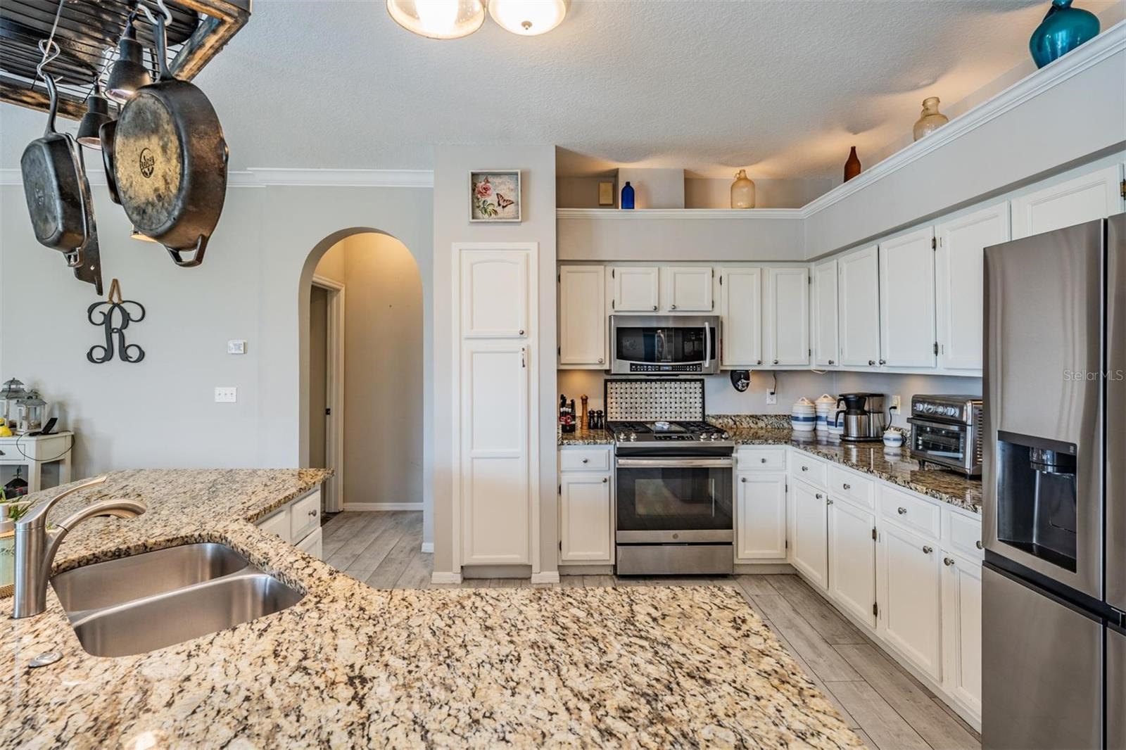 15922 MUIRFIELD DR — photo 36