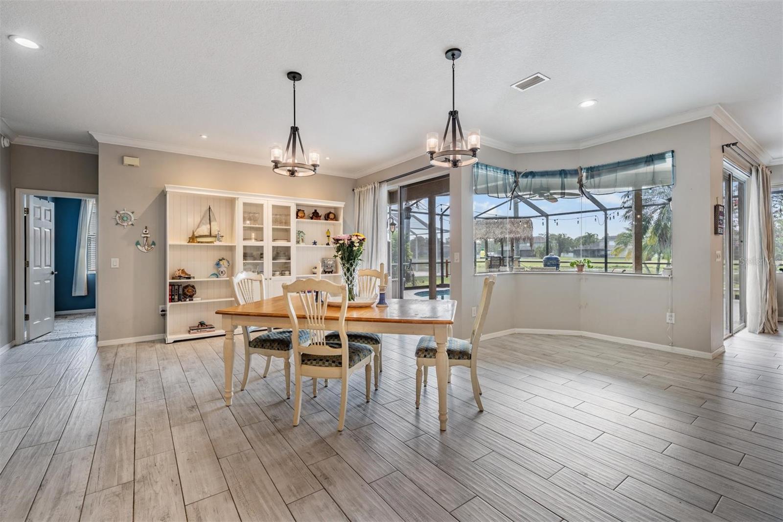15922 MUIRFIELD DR — photo 8