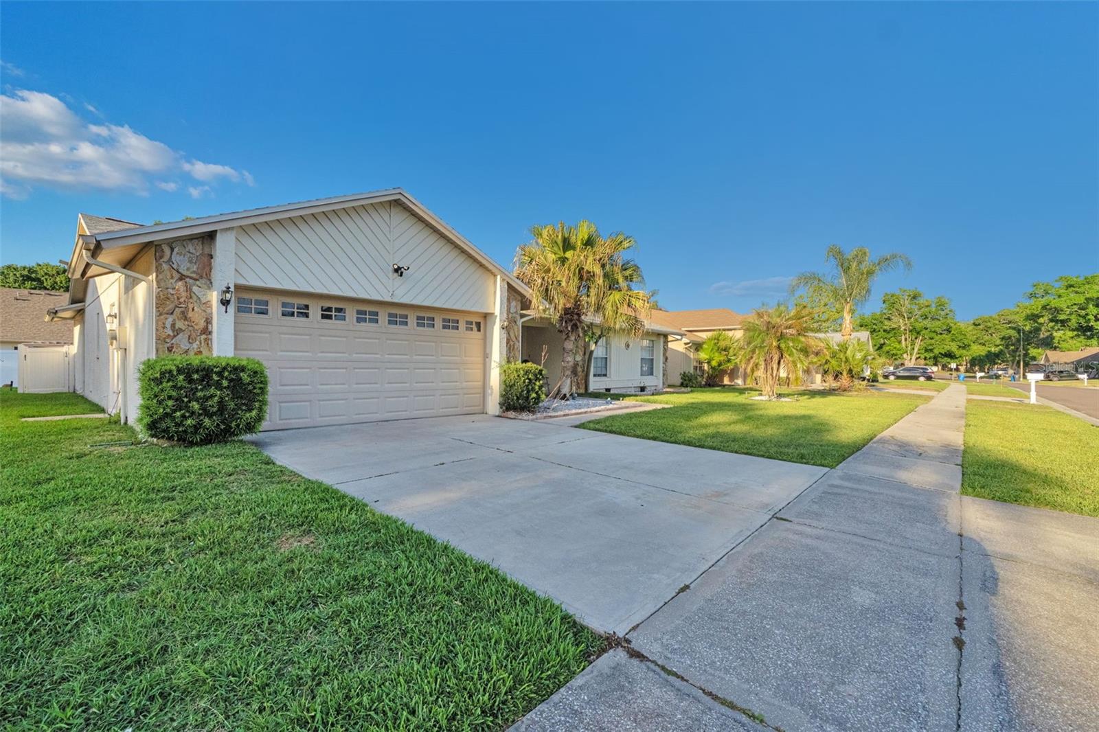 9724 CYPRESS POND AVE — photo 2