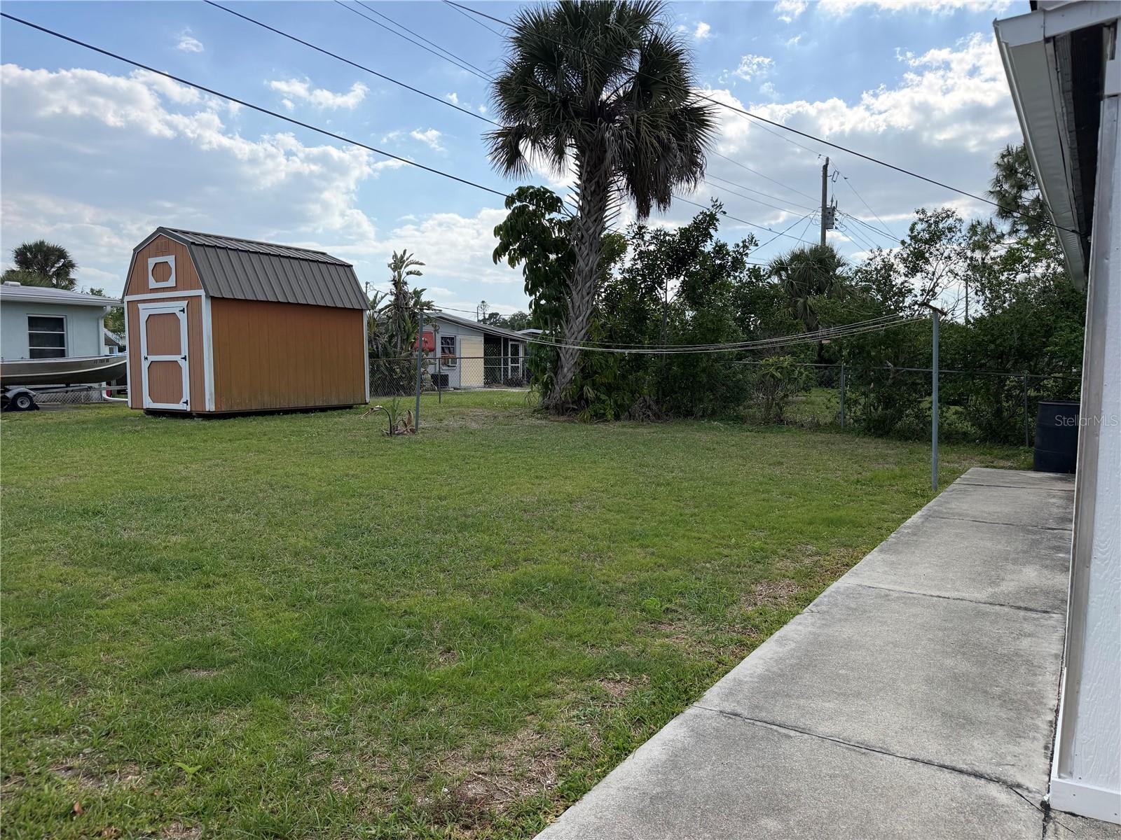 8513 HERBISON AVE — photo 9