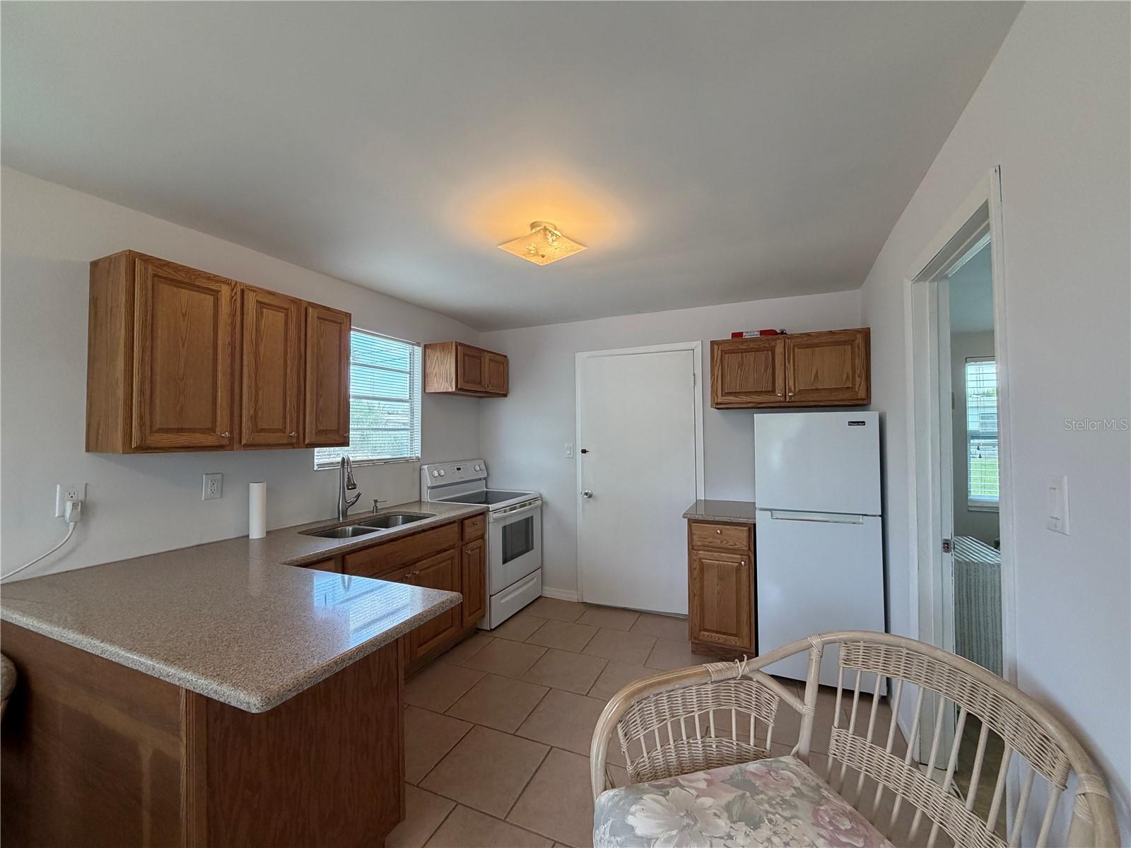 8513 HERBISON AVE — photo 5