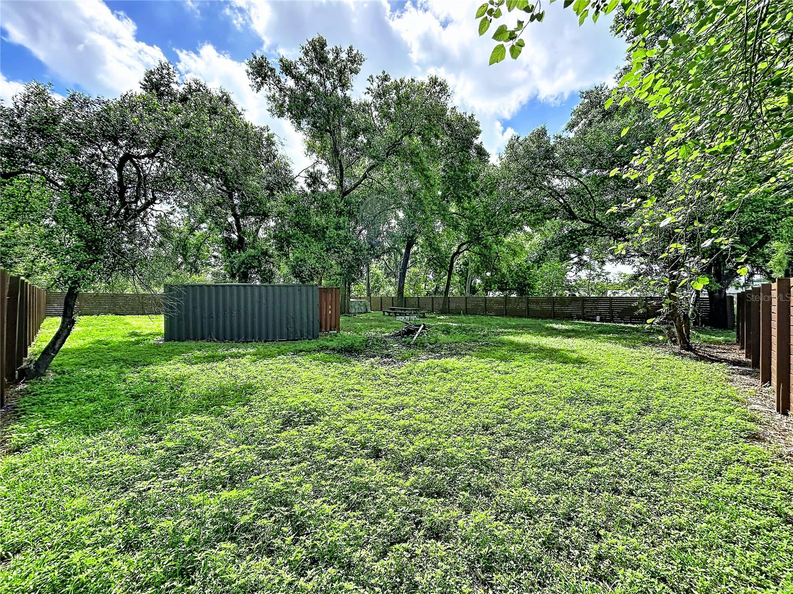 1029 ROBSON AVE — photo 6
