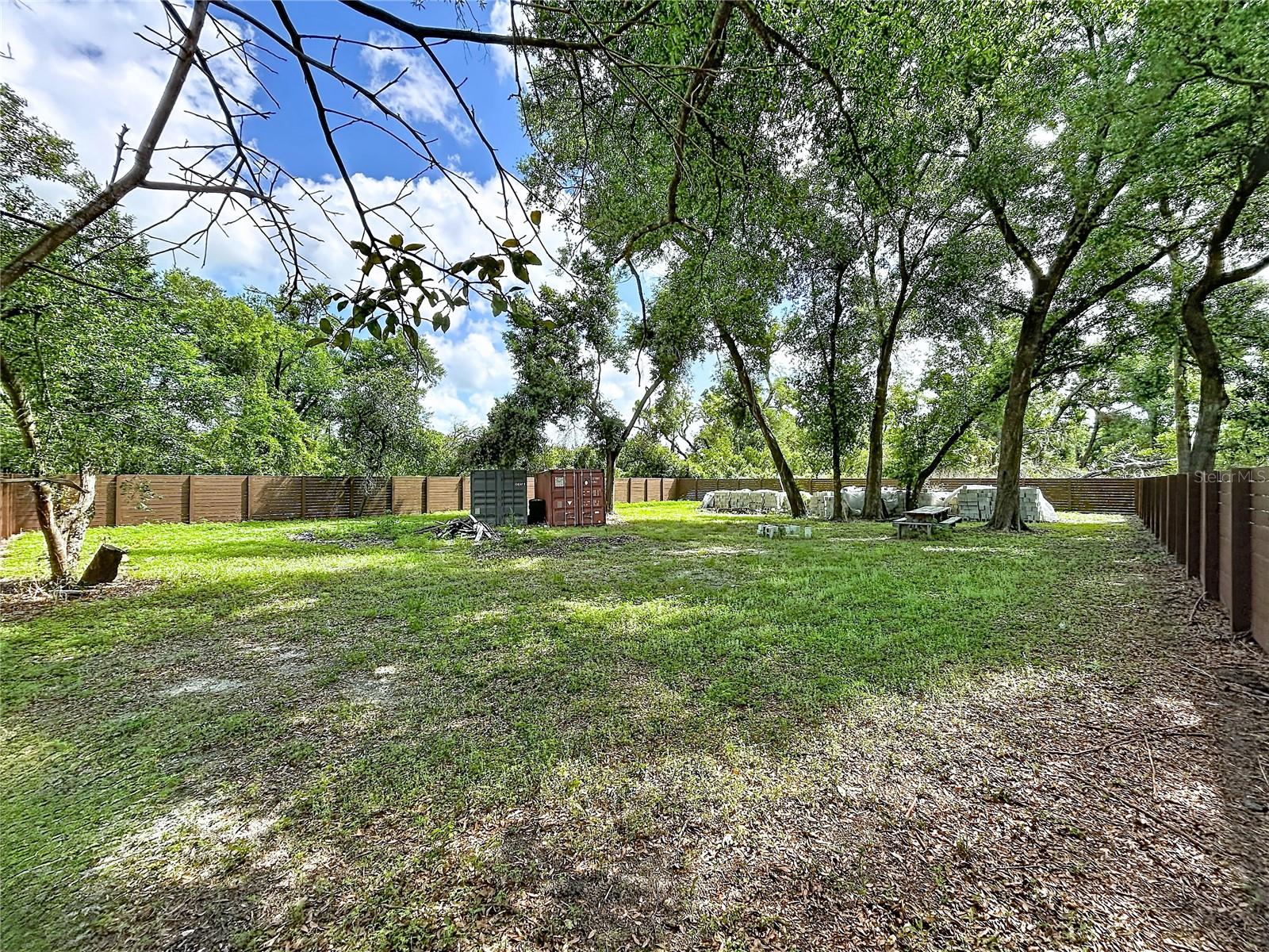 1029 ROBSON AVE — photo 3