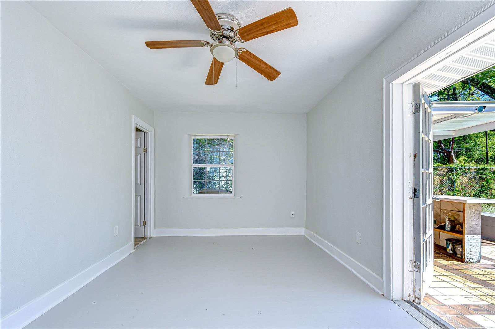 909 HART ST — photo 38