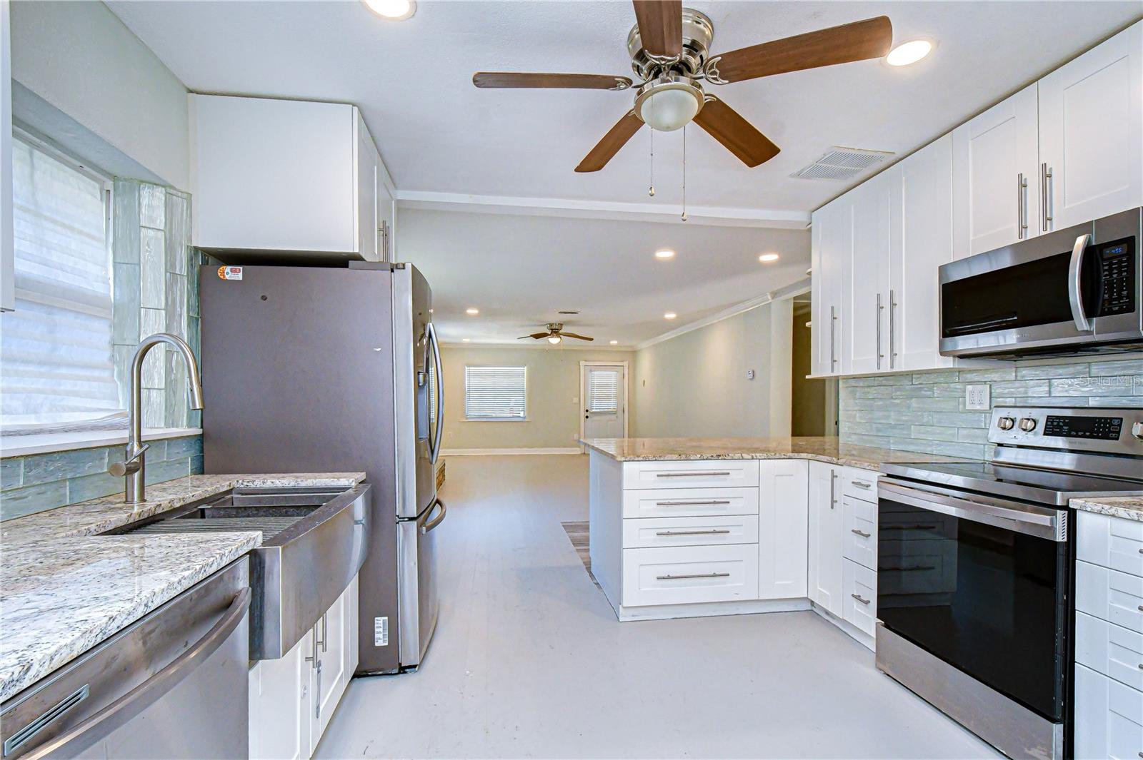 909 HART ST — photo 31