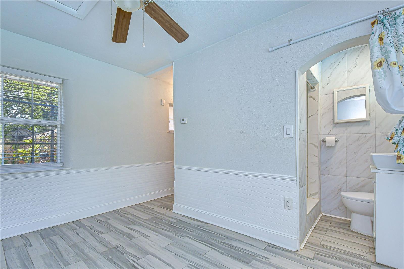 909 HART ST — photo 56