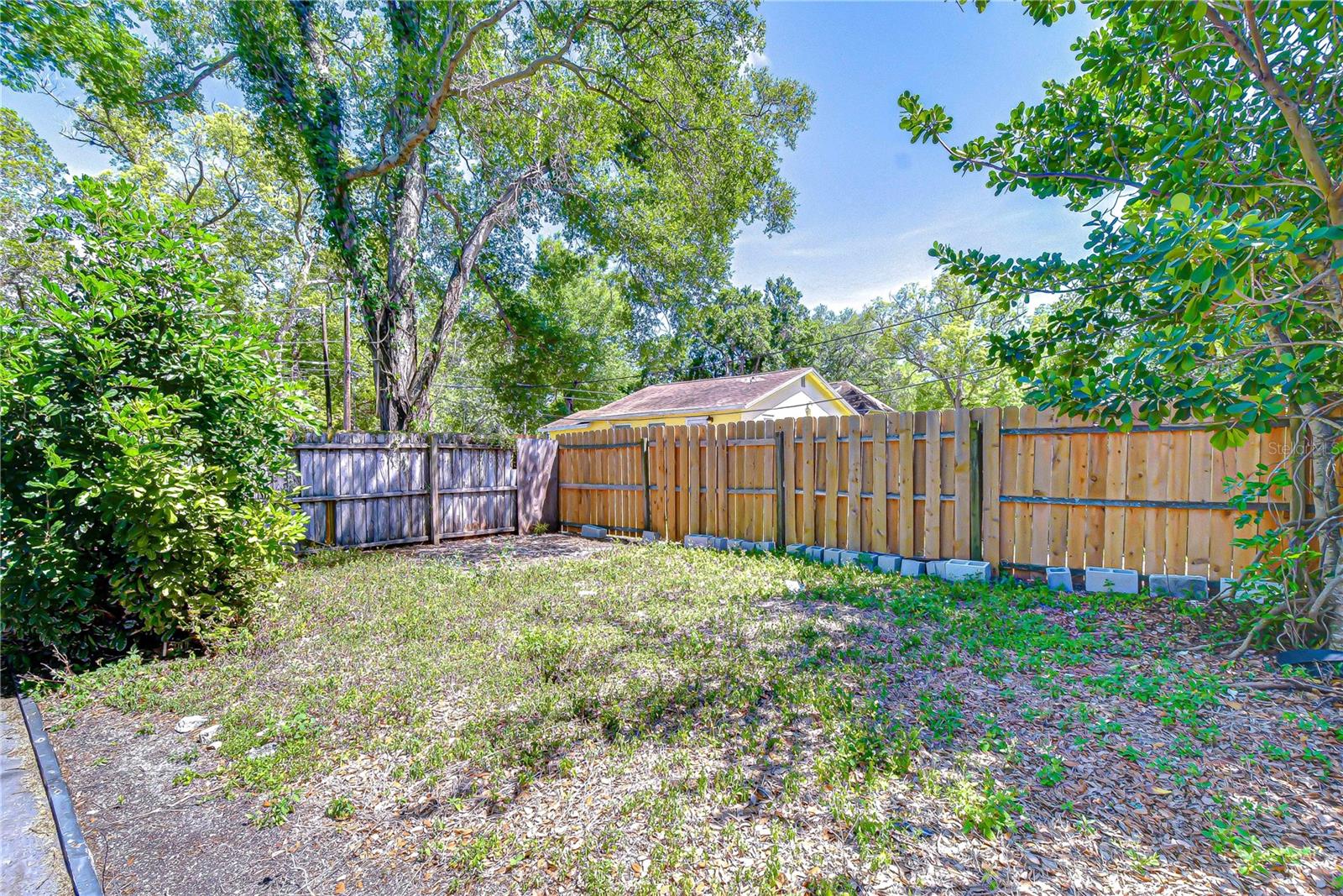 909 HART ST — photo 75