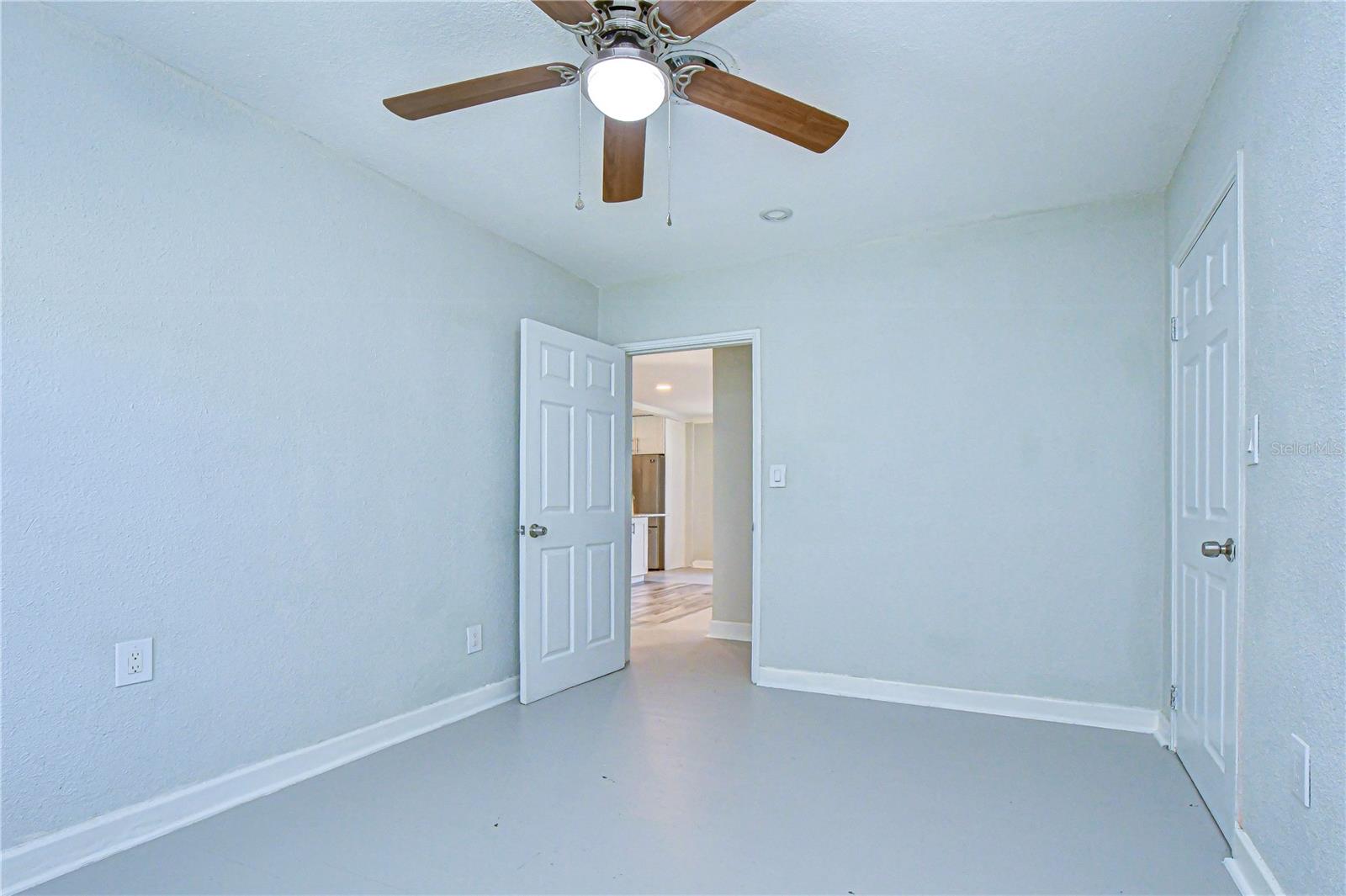 909 HART ST — photo 41