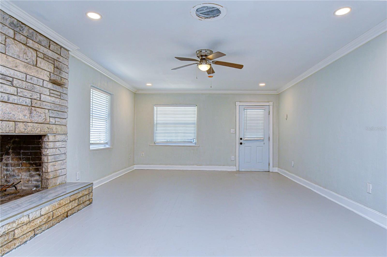 909 HART ST — photo 13