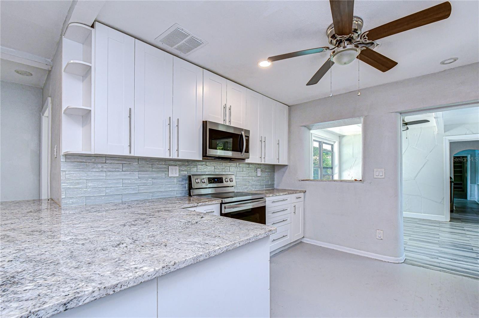 909 HART ST — photo 27