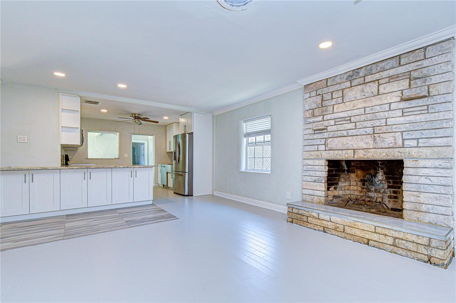 909 HART ST — photo 21