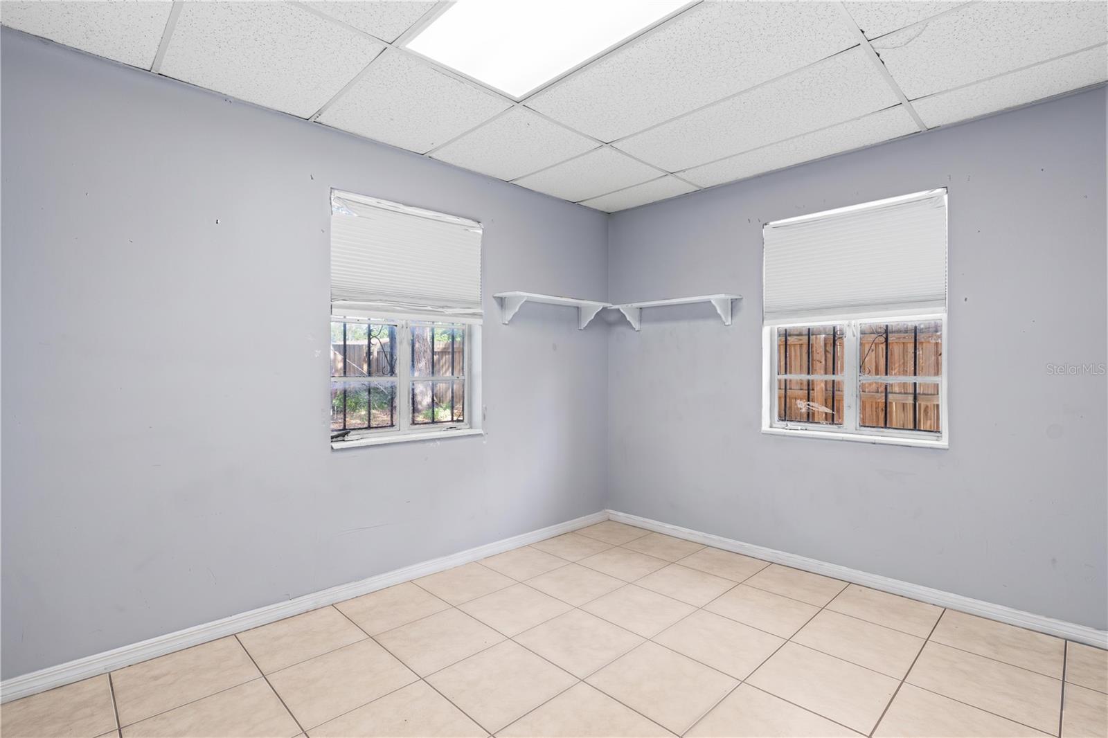 110 N LINCOLN AVE — photo 50