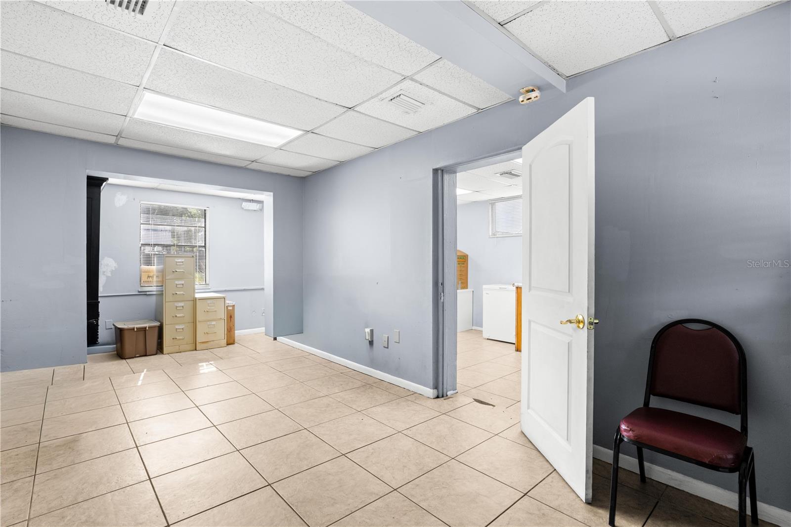 110 N LINCOLN AVE — photo 17