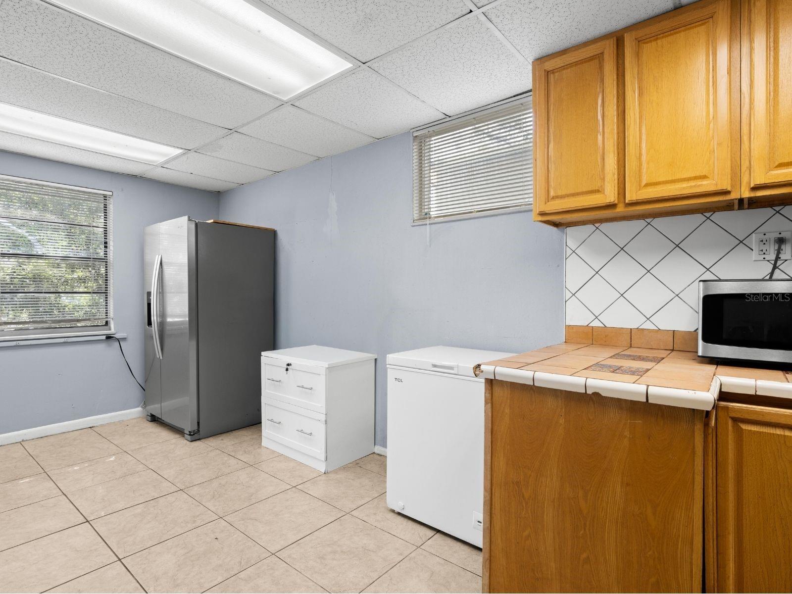 110 N LINCOLN AVE — photo 30