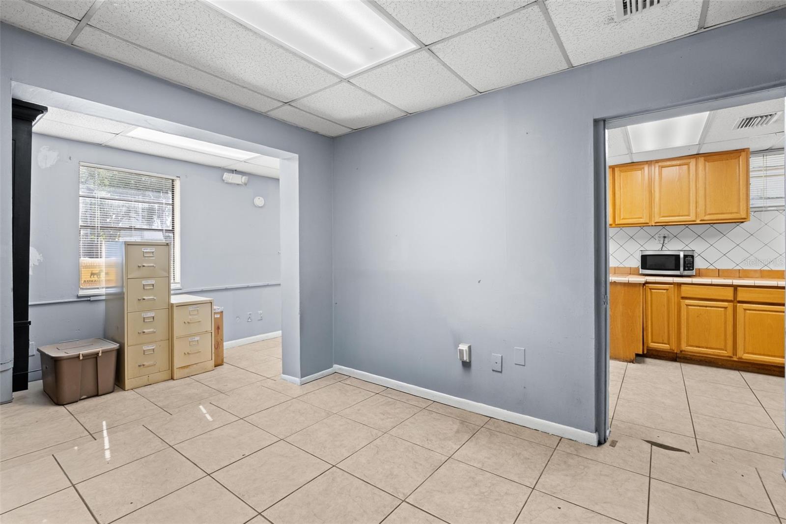 110 N LINCOLN AVE — photo 18