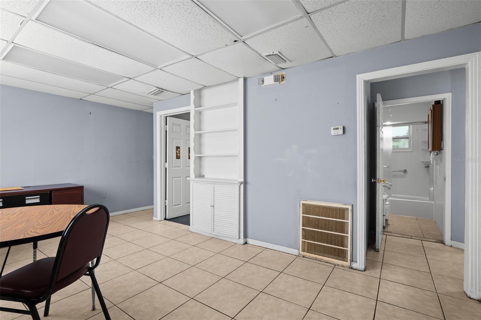 110 N LINCOLN AVE — photo 6