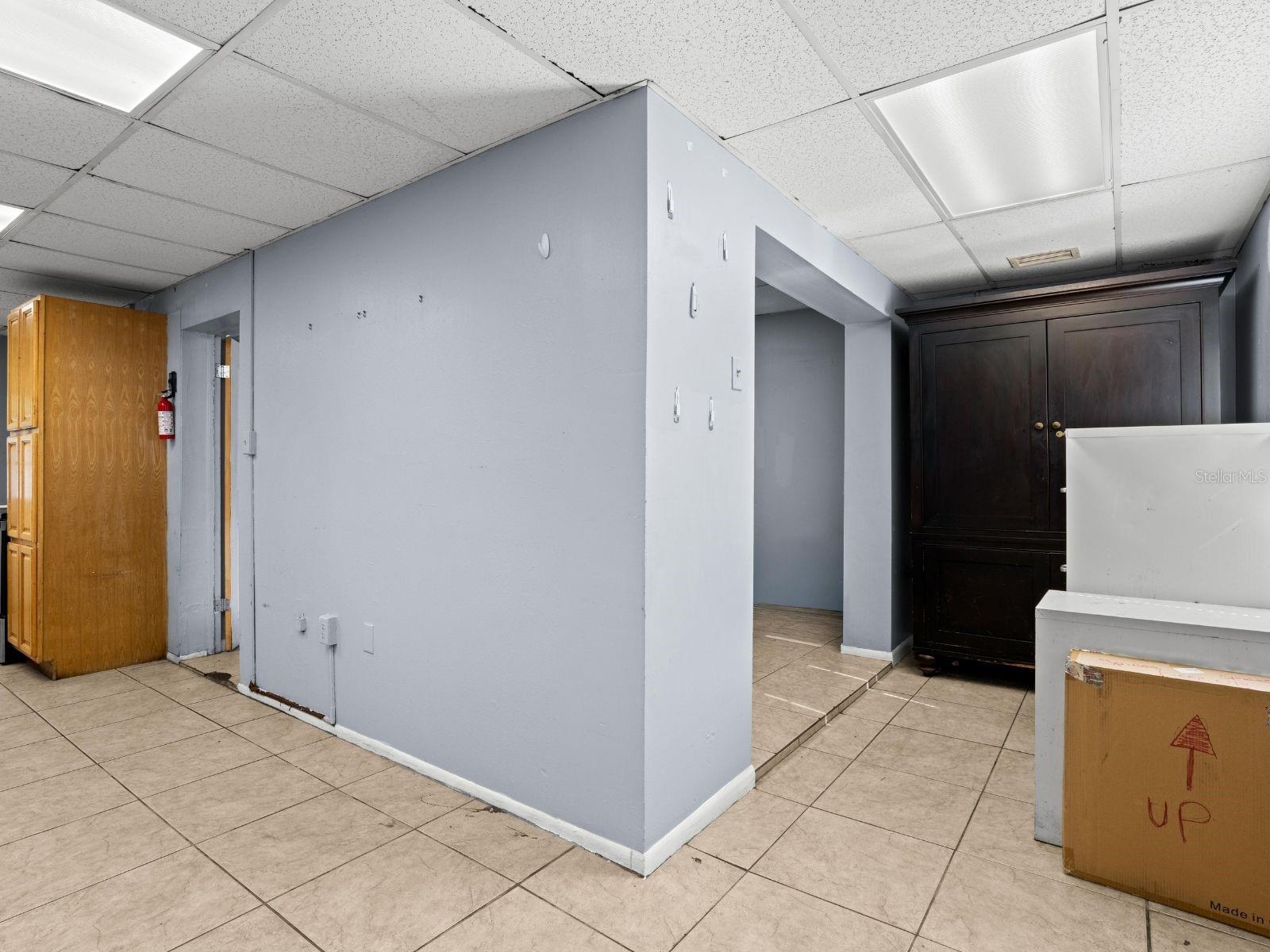 110 N LINCOLN AVE — photo 36
