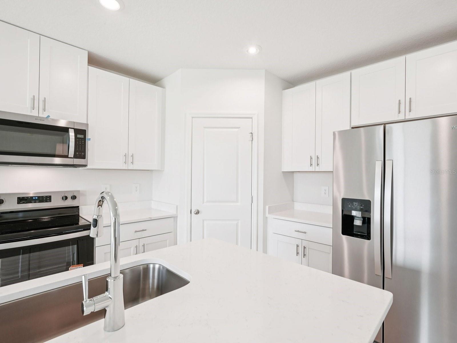10437 ABUNDANCE GROVE WAY — photo 5