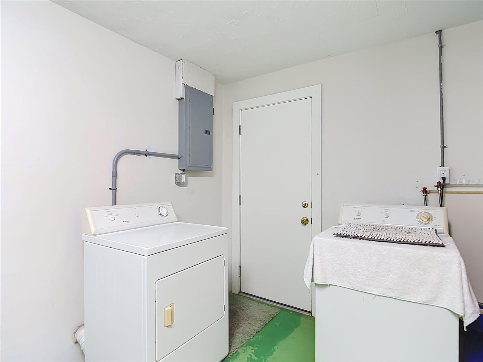 4617 CROTON DR — photo 16
