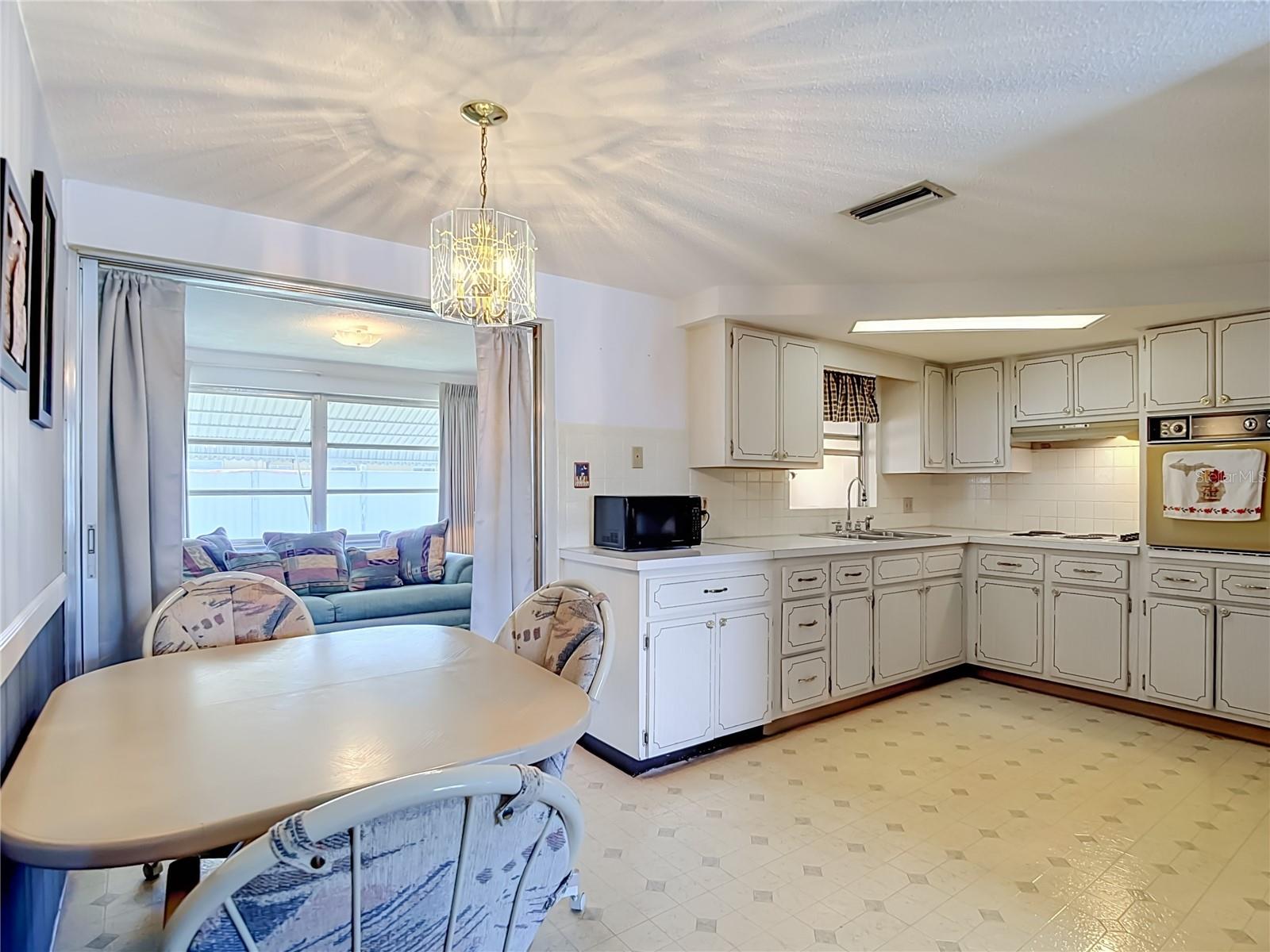 4617 CROTON DR — photo 27