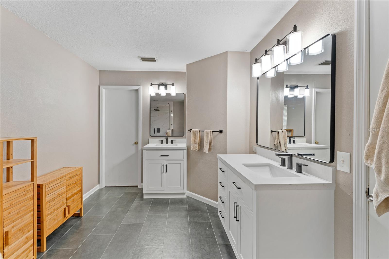 9758 FOX HOLLOW RD — photo 18