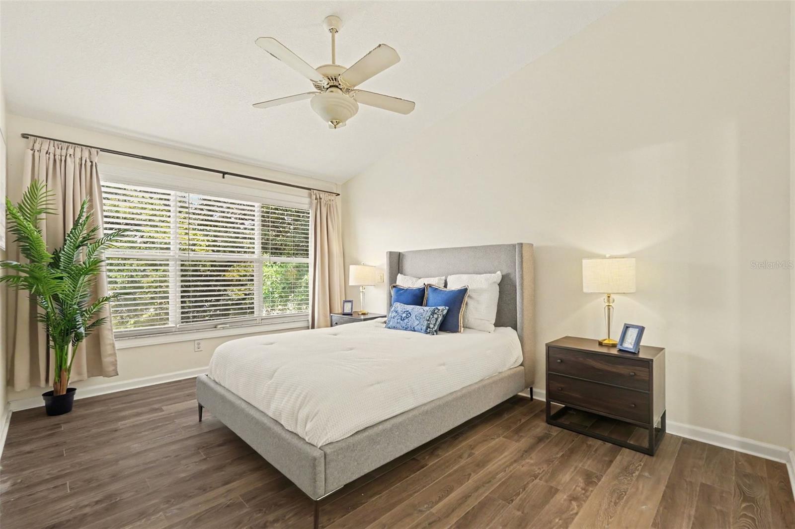 9758 FOX HOLLOW RD — photo 4