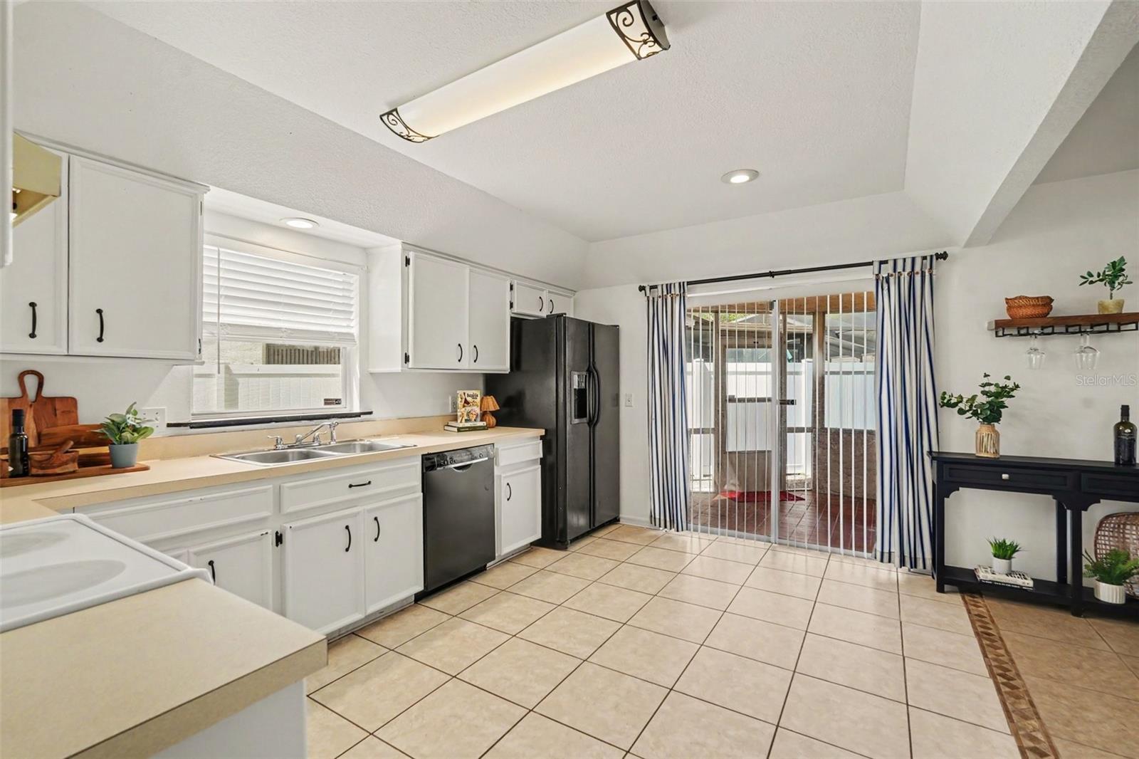 9758 FOX HOLLOW RD — photo 10