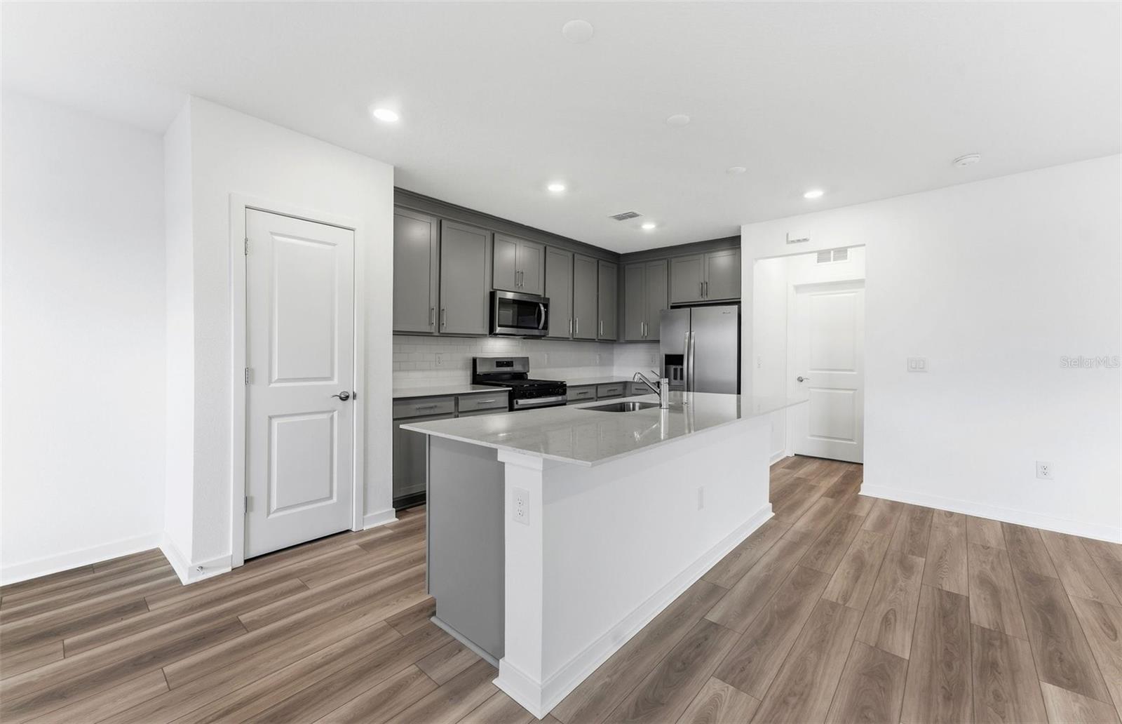 9885 TRELLIS VINE WAY — photo 3