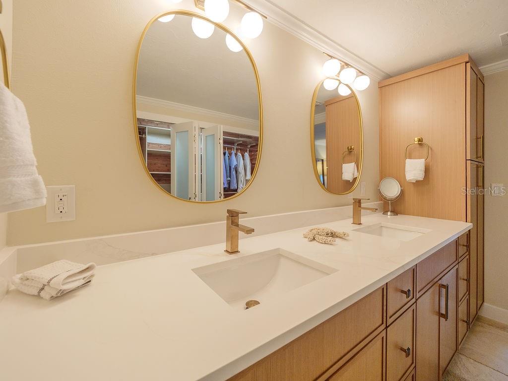 3 MICHIANA PL — photo 20