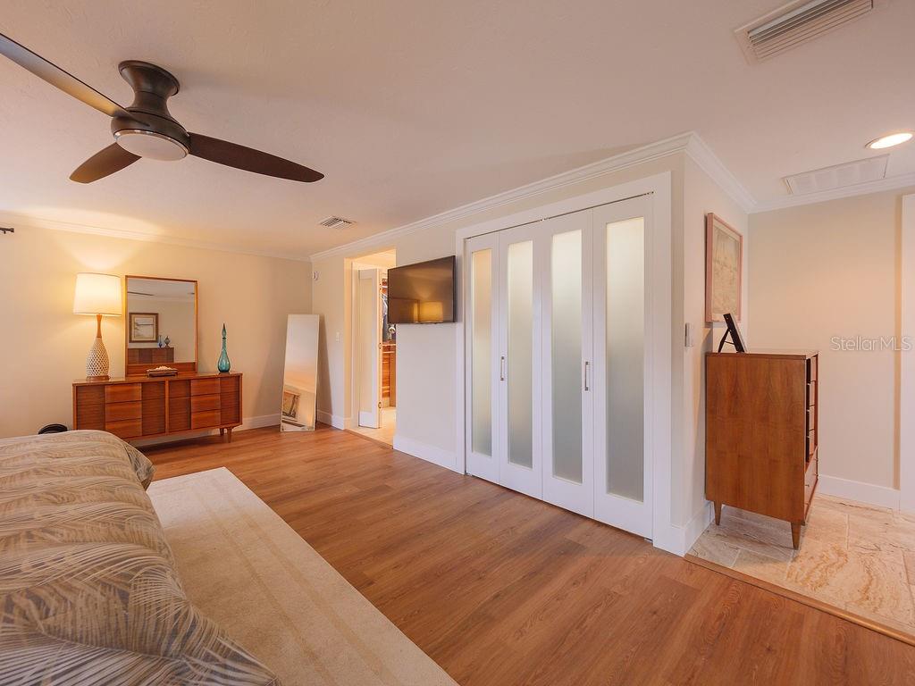3 MICHIANA PL — photo 18