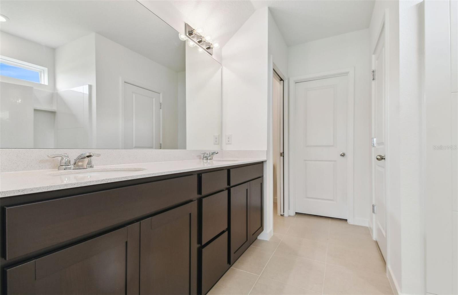 10818 SAPPHIRE BREEZE CV — photo 10