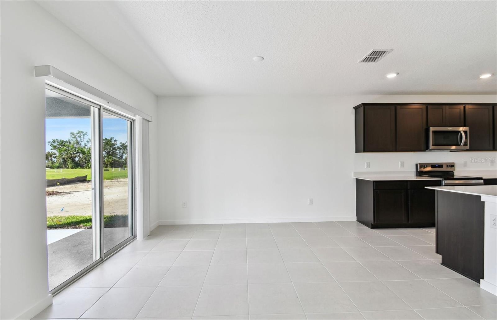 10818 SAPPHIRE BREEZE CV — photo 5