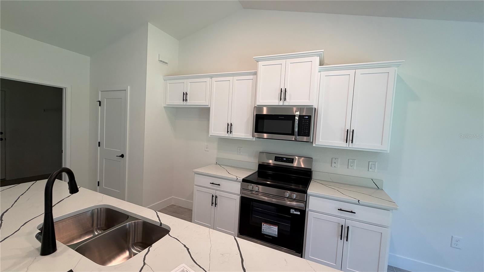 7818 TARABILLA AVE — photo 3