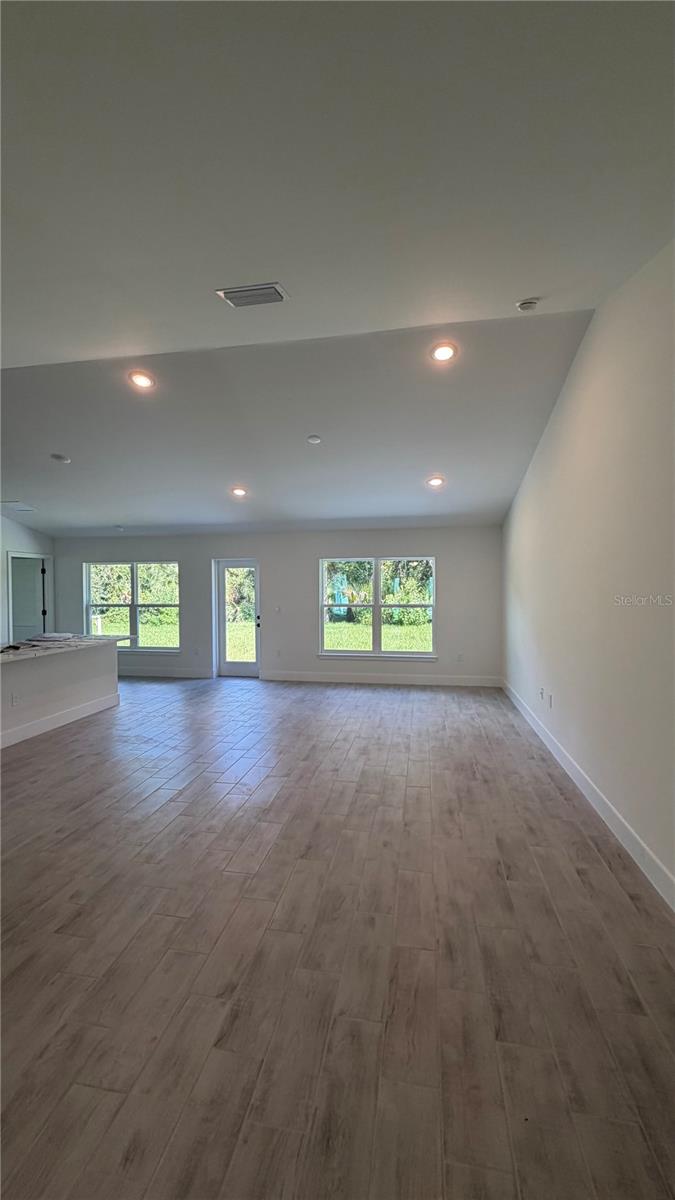 7818 TARABILLA AVE — photo 5