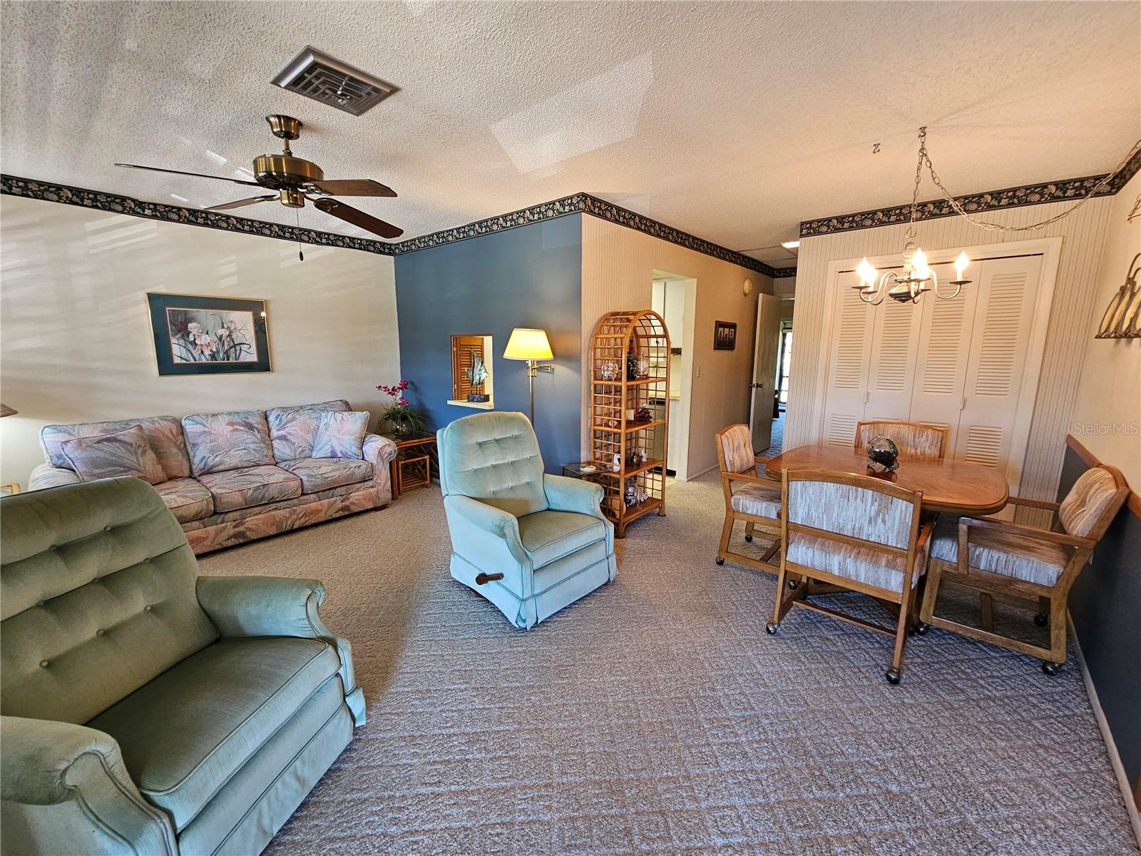6 QUAILS RUN BLVD #9 — photo 2