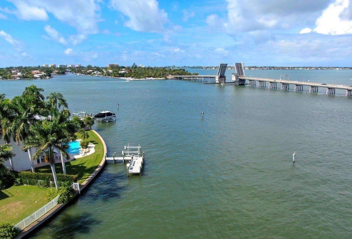 749 SIESTA DR — photo 4