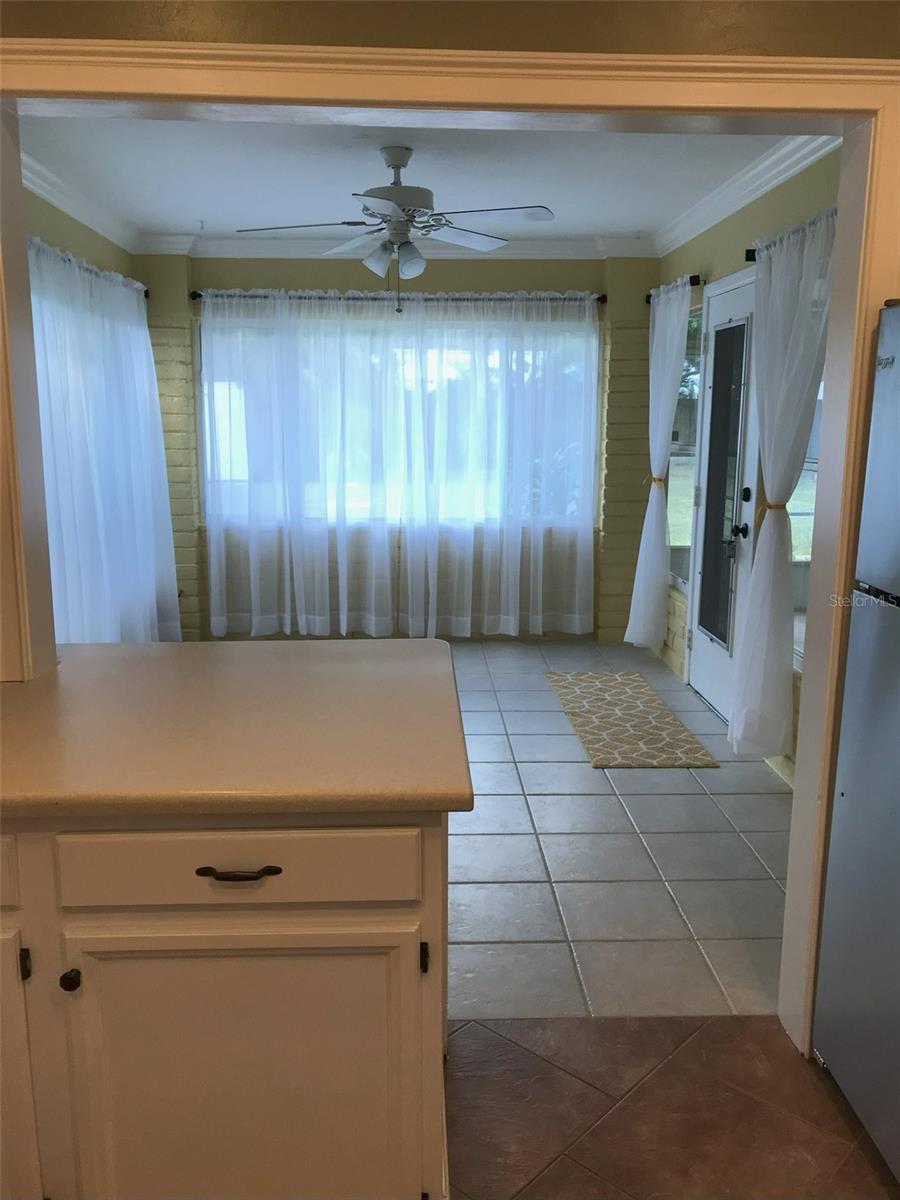 2165 SUNNYSIDE LN — photo 9