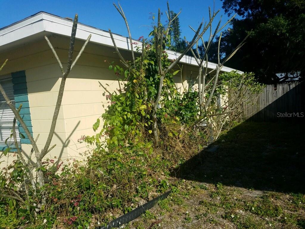 2165 SUNNYSIDE LN — photo 3